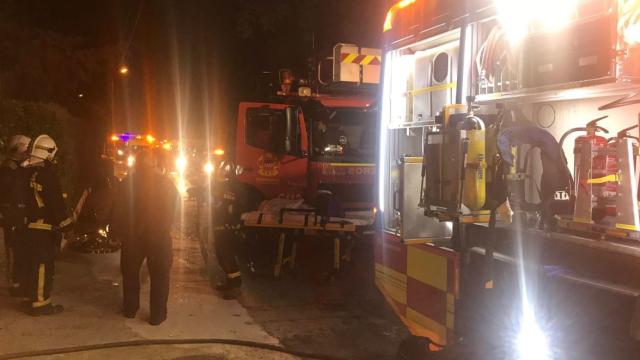 Los bomberos, en el lugar del siniestro.