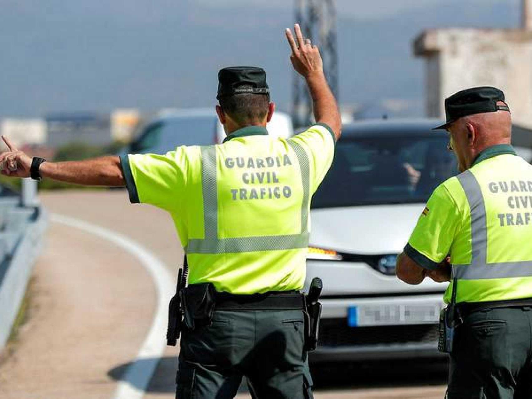Imagen de archivo de guardias civiles de Tráfico.