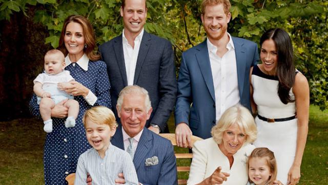 Foto familiar remitida por Kensington por el cumpleaños de Carlos de Inglaterra.