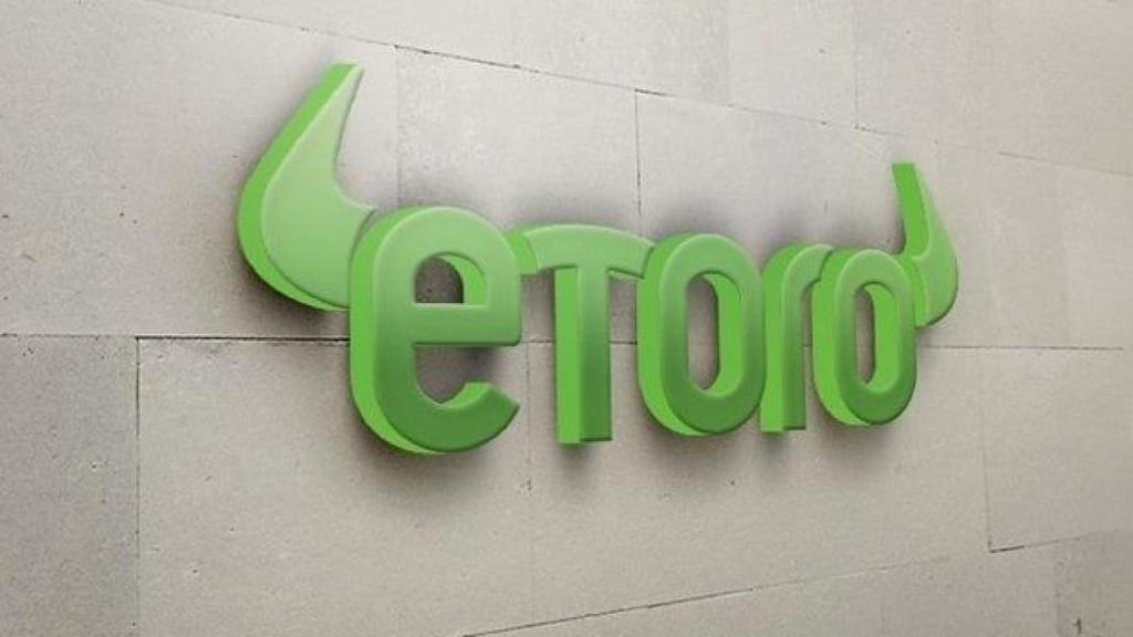 Rótulo de eToro en una de sus instalaciones.