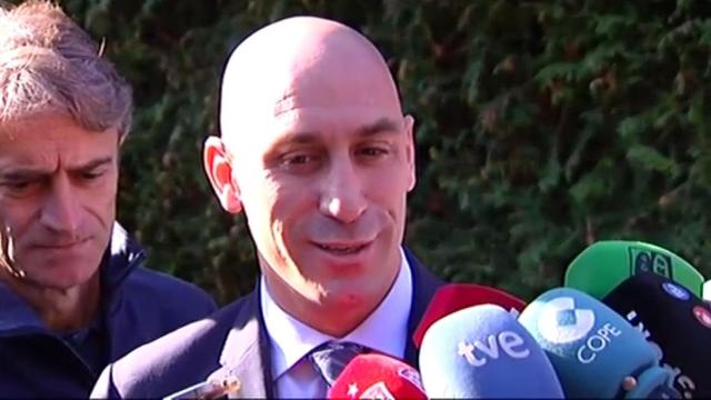 Luis Rubiales compareciendo ante los medios