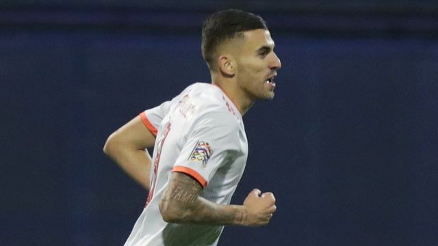 Ceballos celebra un gol con la Selección contra Croacia