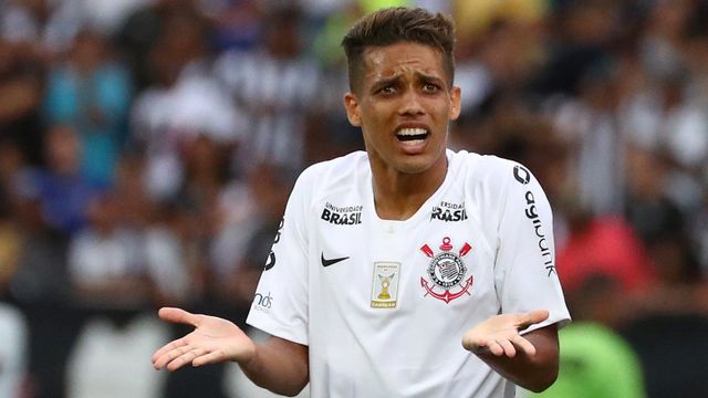 Pedrinho reclama una acción con el Corinthians