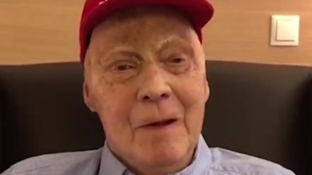 Niki Lauda manda un mensaje a sus familiares y amigos. Foto: Twitter (@MercedesAMGF1)