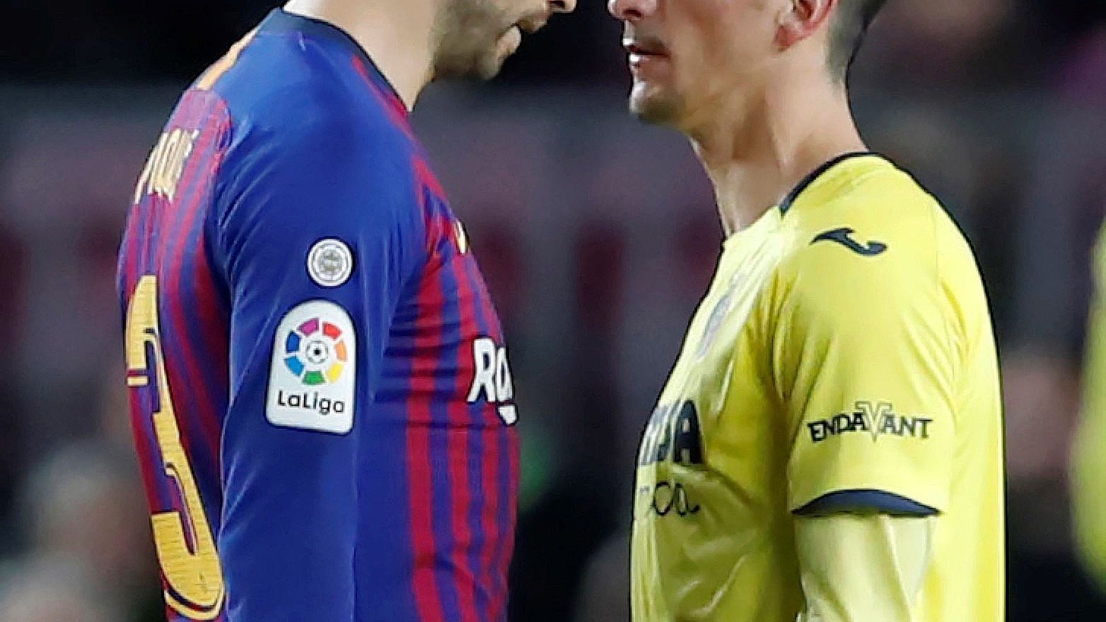 Gerard Piqué se encara con Gerard Moreno
