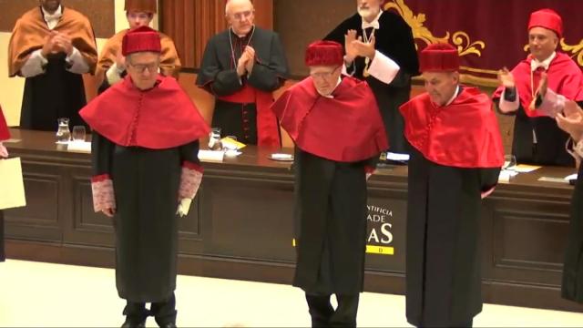 Herrero de Miñón, Pérez-Llorca y Roca, investidos 'honoris causa' en la Universidad de Comillas, el pasado 14 de noviembre.