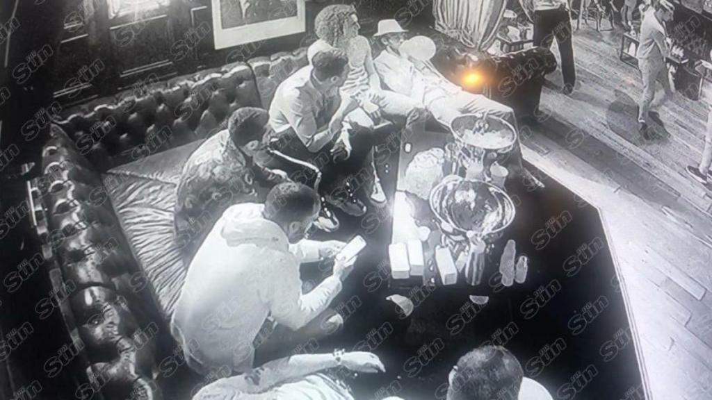 Jugadores del Arsenal colapsando tras consumir la droga 'hippy crack'