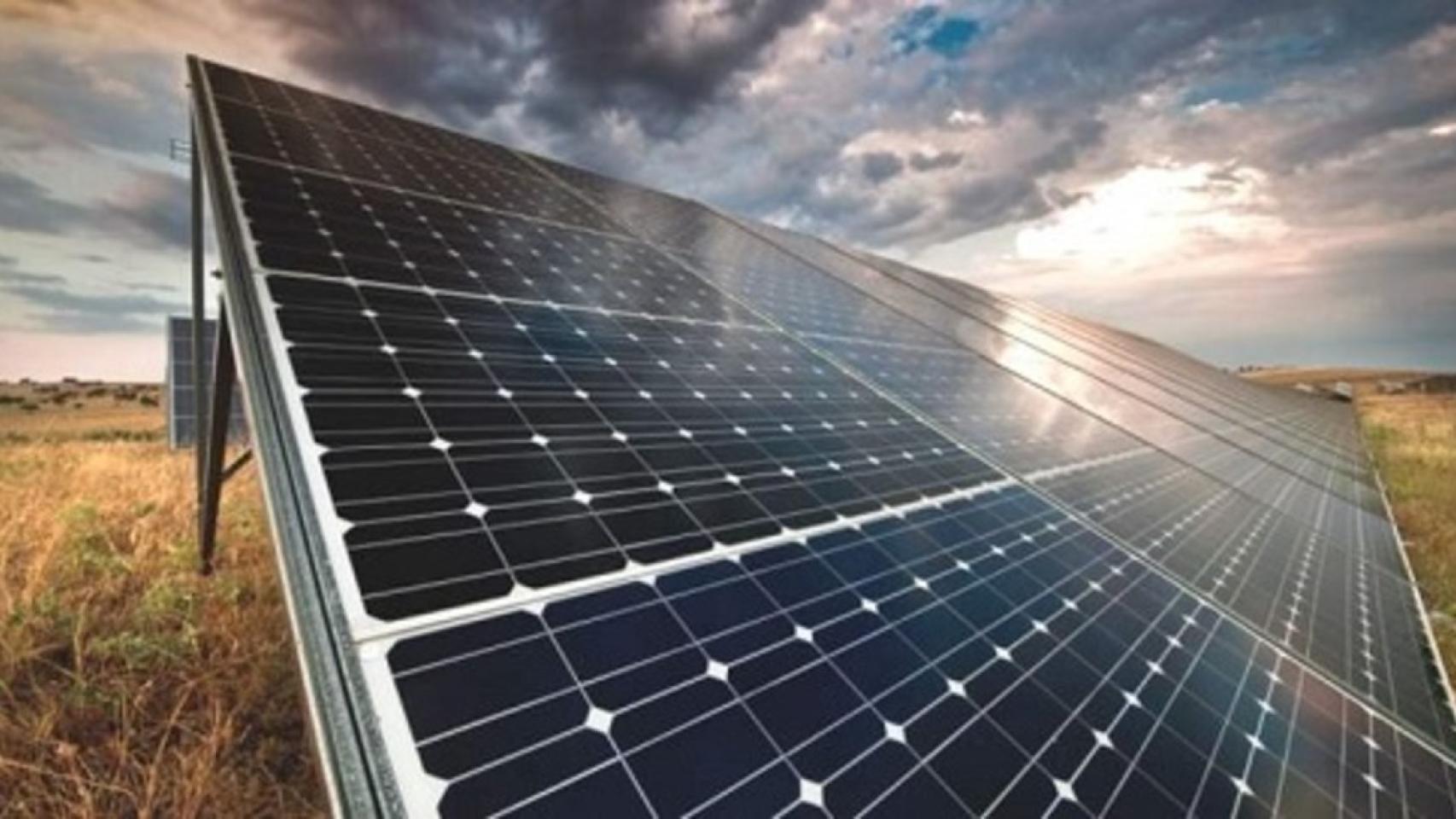 Unos paneles de energía solar en una imagen de archivo.