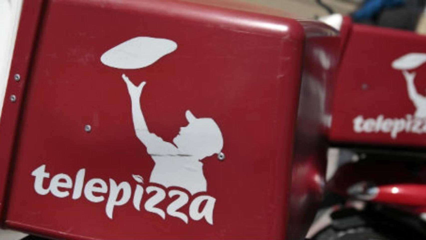 Una moto de reparto de Telepizza.