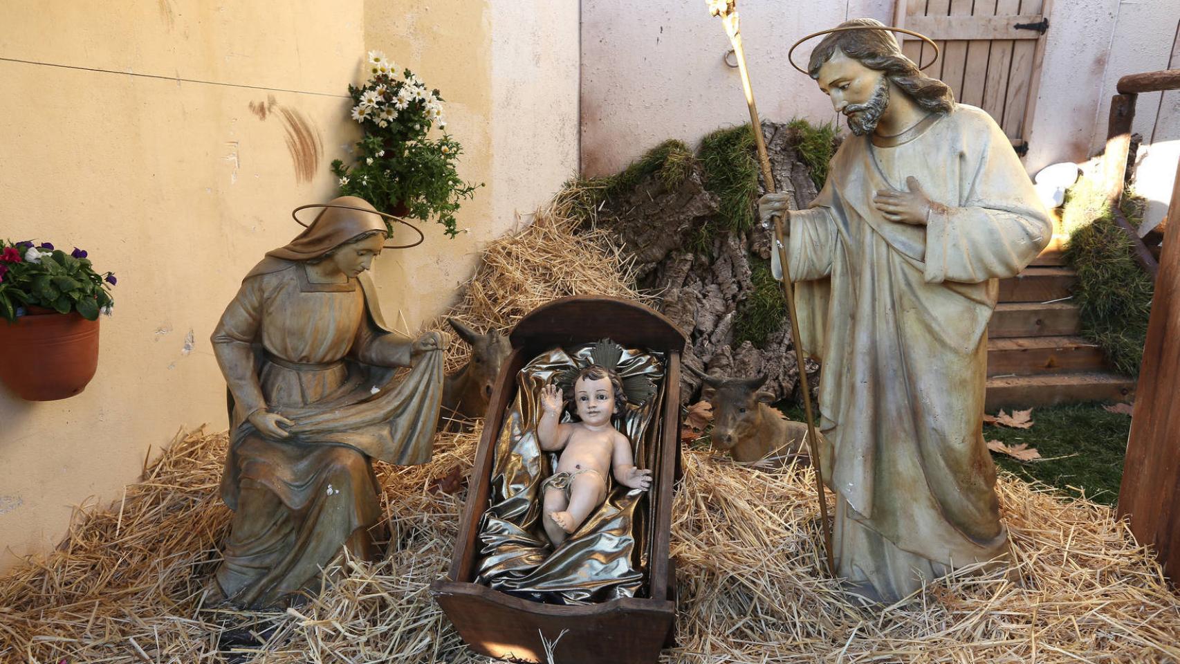 La alcaldesa de Toledo inaugura el espectacular belén de Eurocaja Rural 1