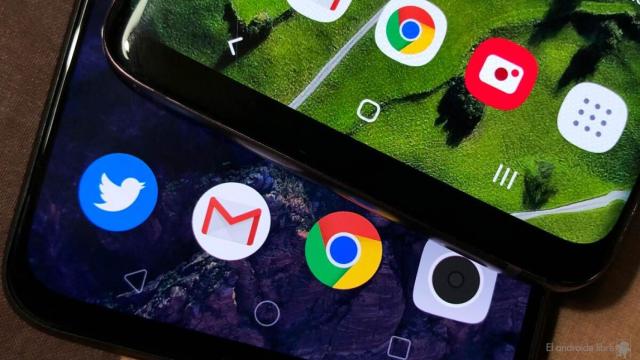 Dos móviles Android uno sobre otro