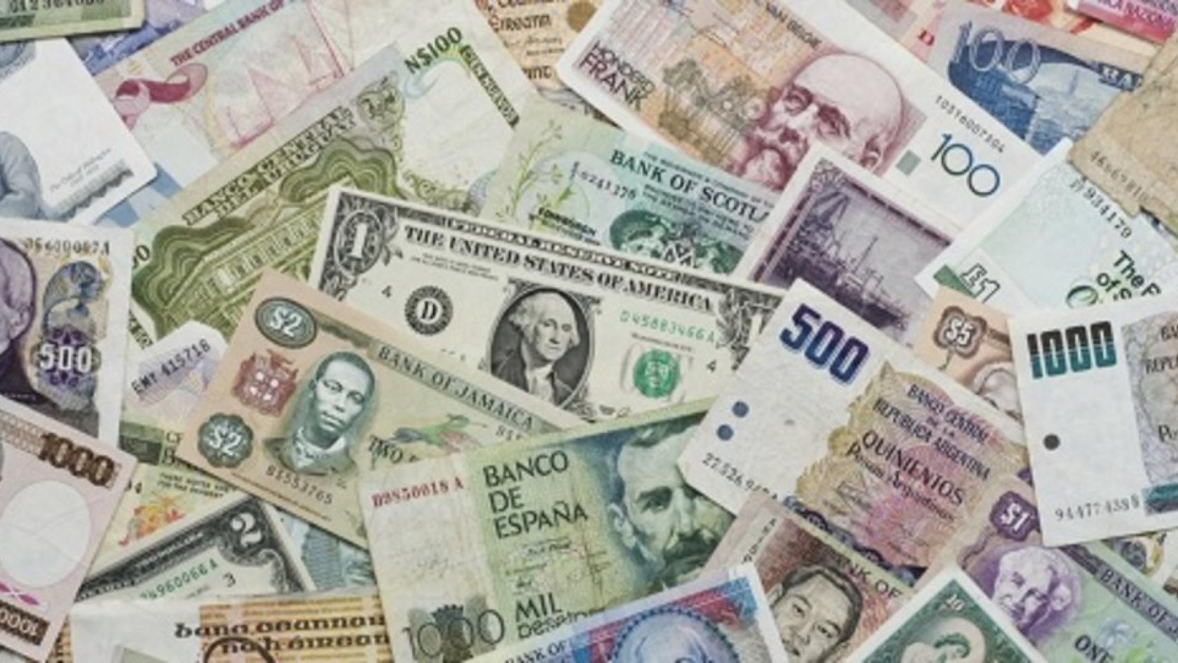 Billetes de diferentes monedas nacionales.