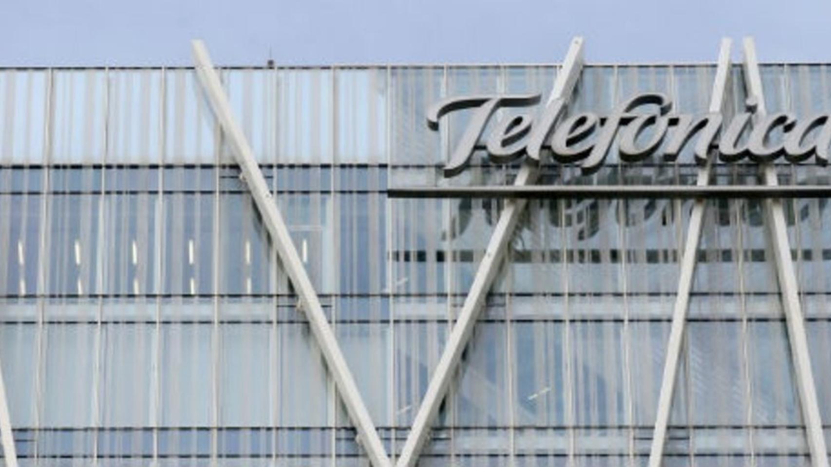telefonica-585-131115