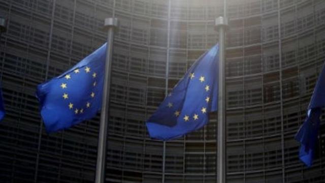 Banderas en Bruselas.