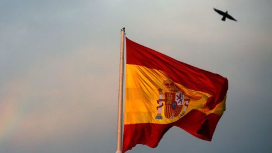 España coloca 8