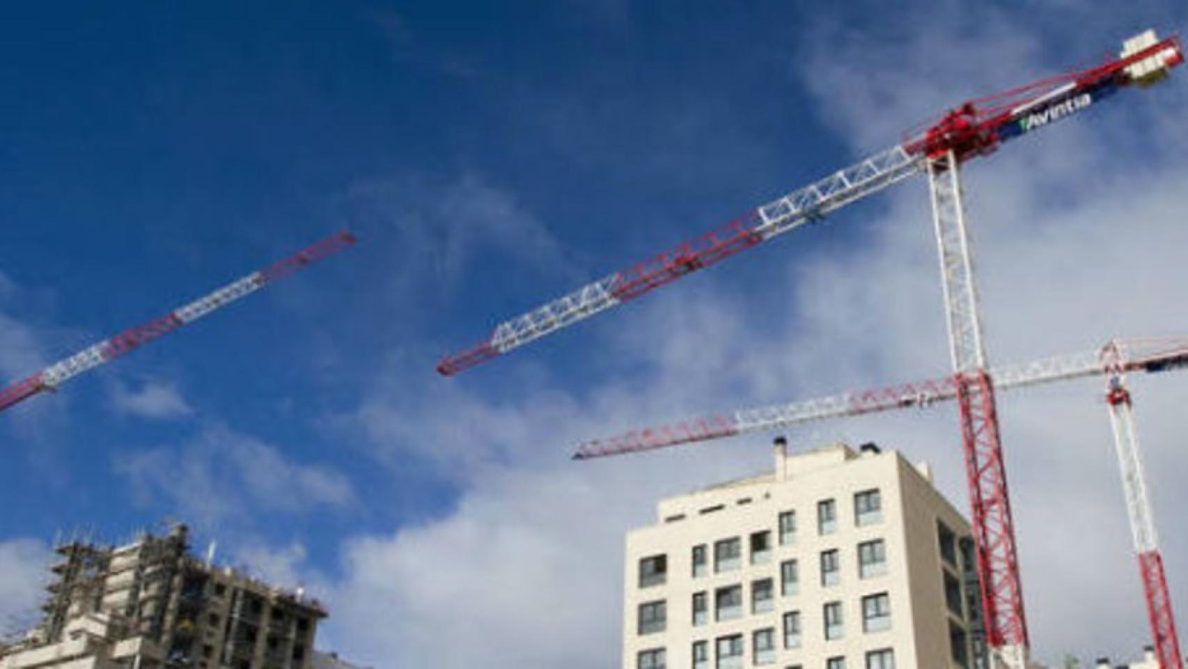 Imagen de archivo de unos edificios en construcción.