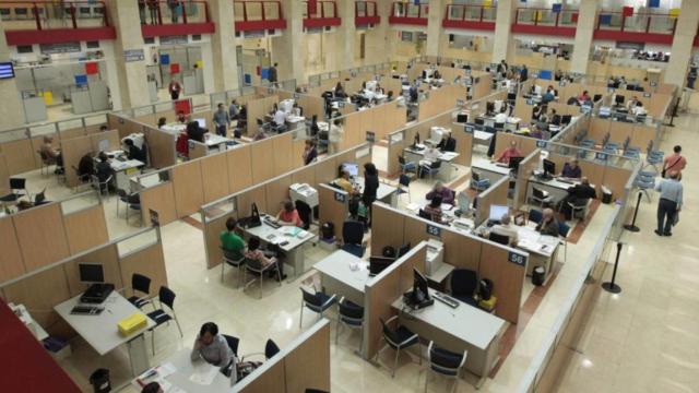 La tasa de reposición ha sido cero en muchos organismos durante varios años.