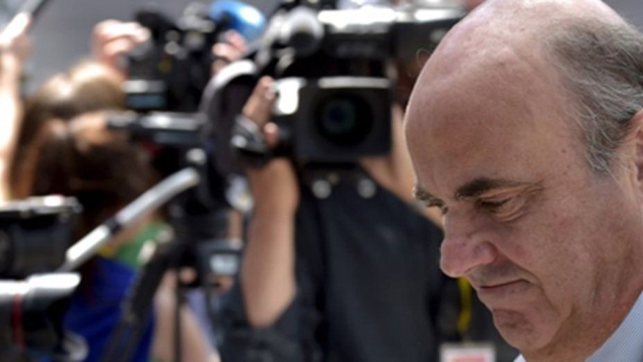 De Guindos reitera que el Popular no tiene problemas de solvencia ni liquidez