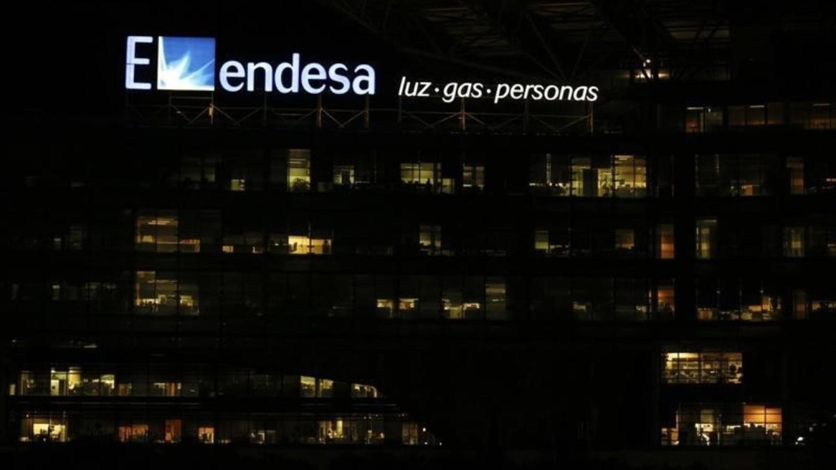 Competencia multa a Endesa por dar de alta a clientes sin consentimiento