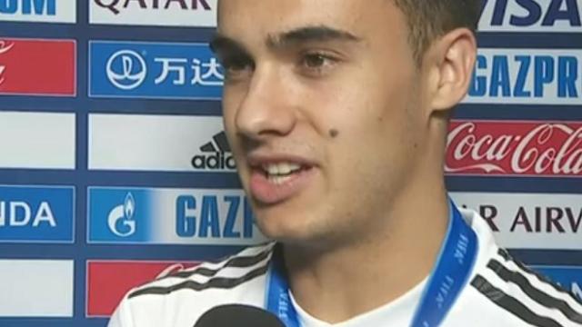 Sergio Reguilón atendiendo a los medios. Foto: Twitter (@elchiringuitotv)