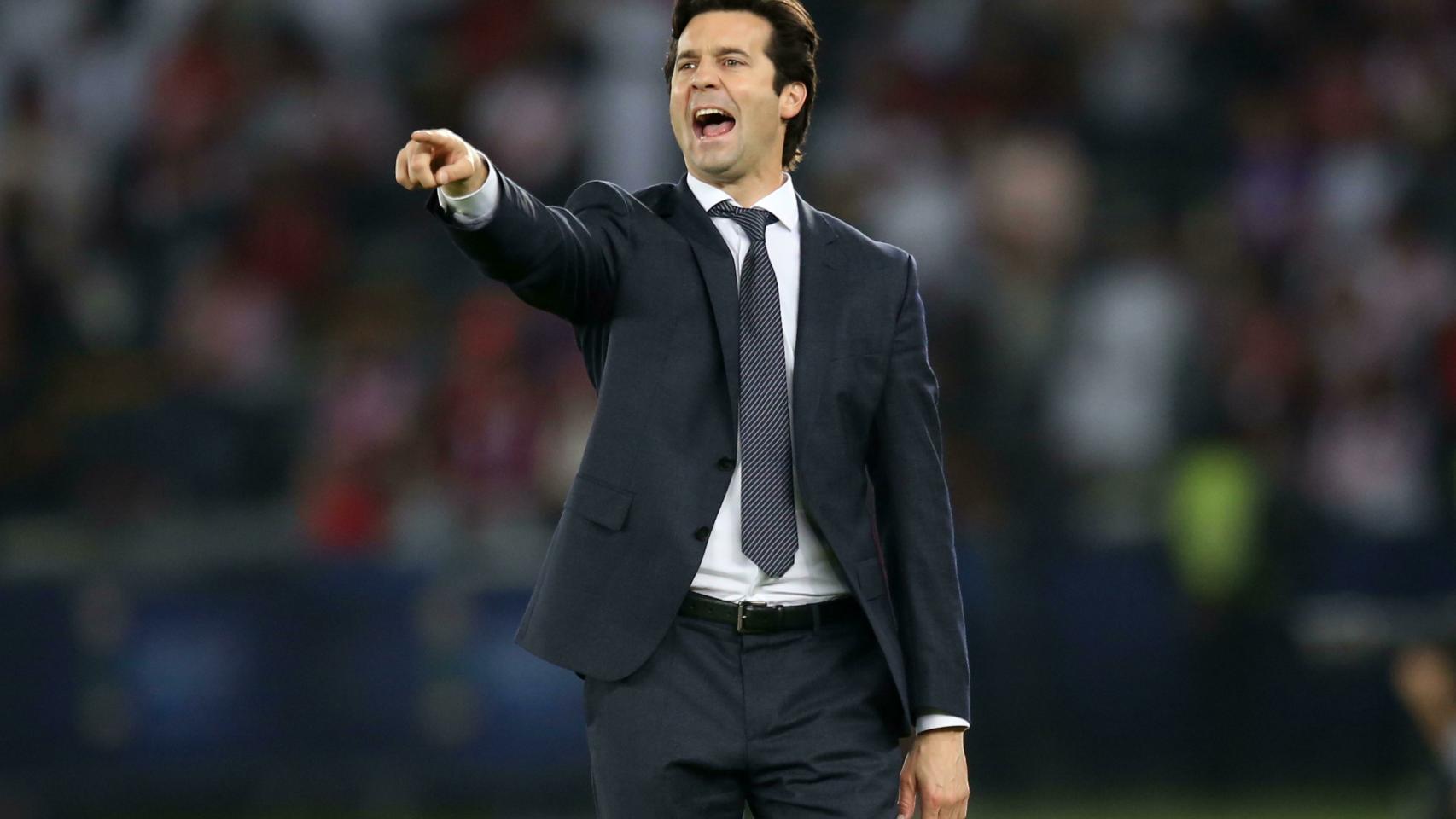 Solari da instrucciones en el Mundial de Clubes
