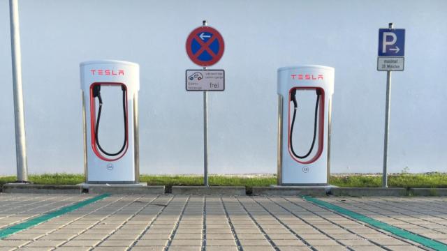 tesla cargadores 23