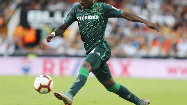 Júnior Firpo, en un partido del Betis. Foto: Twitter (@JuniorFirpo03)