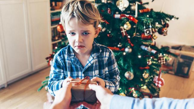 Un niño llama a la Policía para denunciar que no le