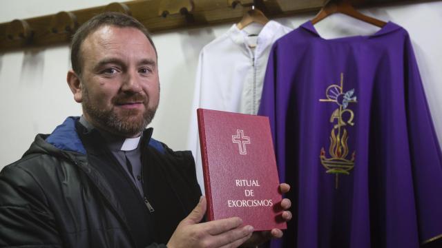 J.C. es exorcista desde hace seis años pero nunca fue su deseo.