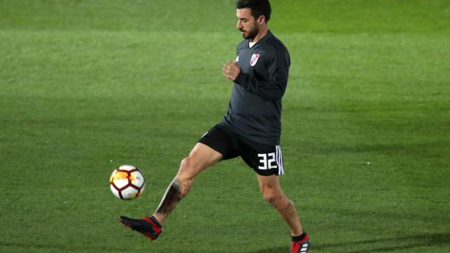 Scocco durante el calentamiento en el Mundial de Clubes