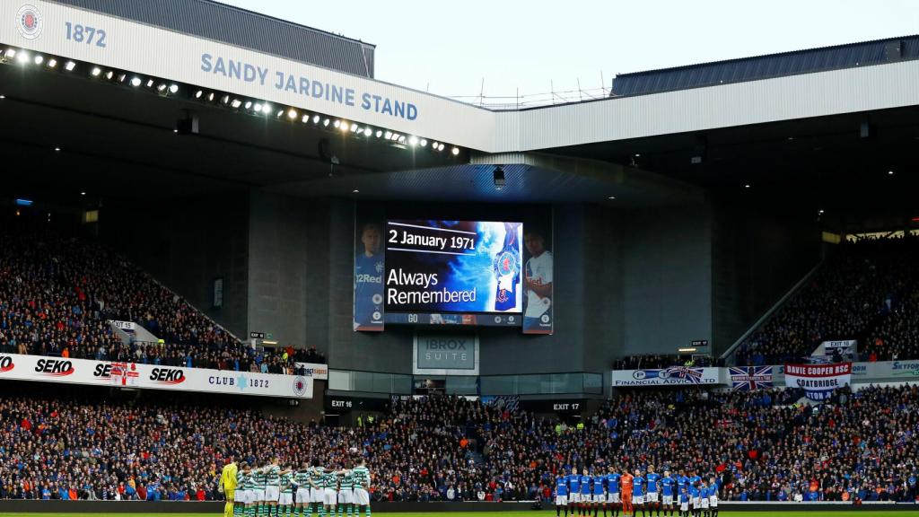 El homenaje a los fallecidos en la tragedia de Ibrox durante un Old Firm.