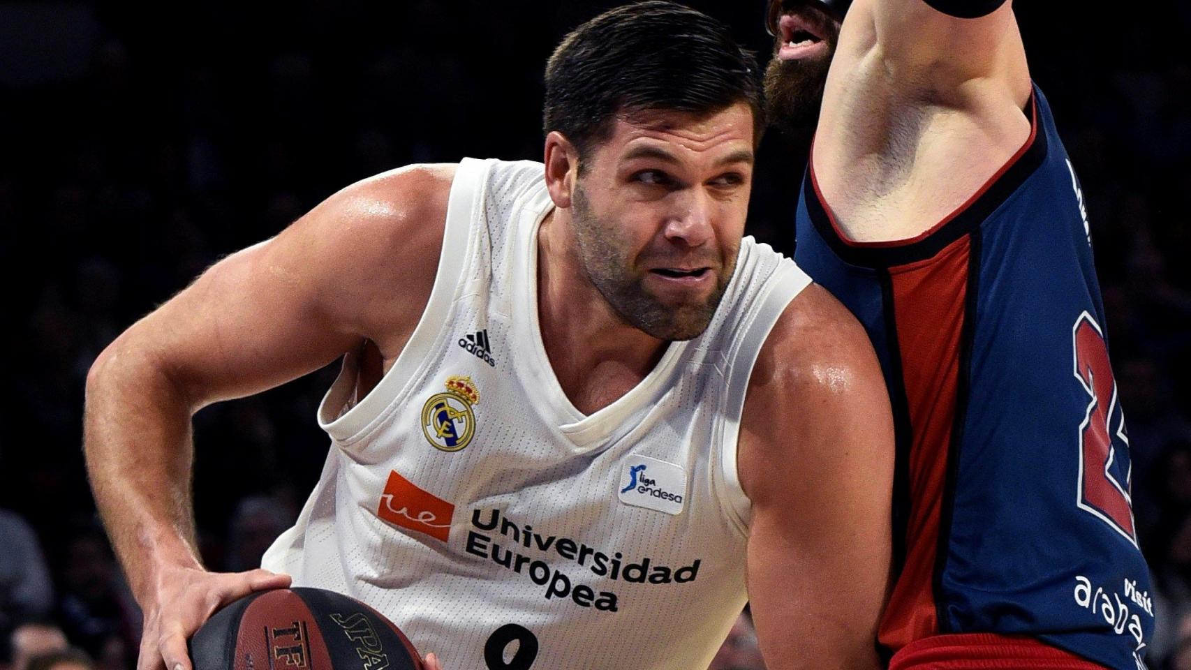 Felipe Reyes en un partido con el Real Madrid