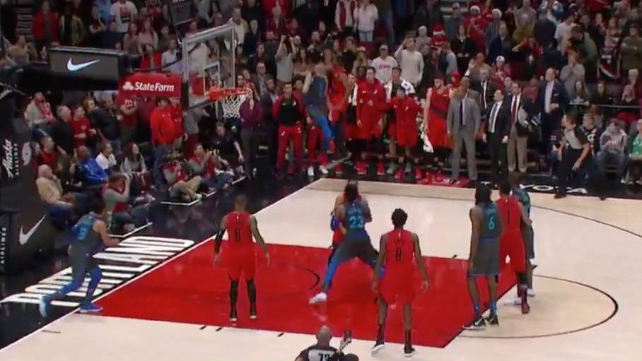 El triple de Doncic contra Portland