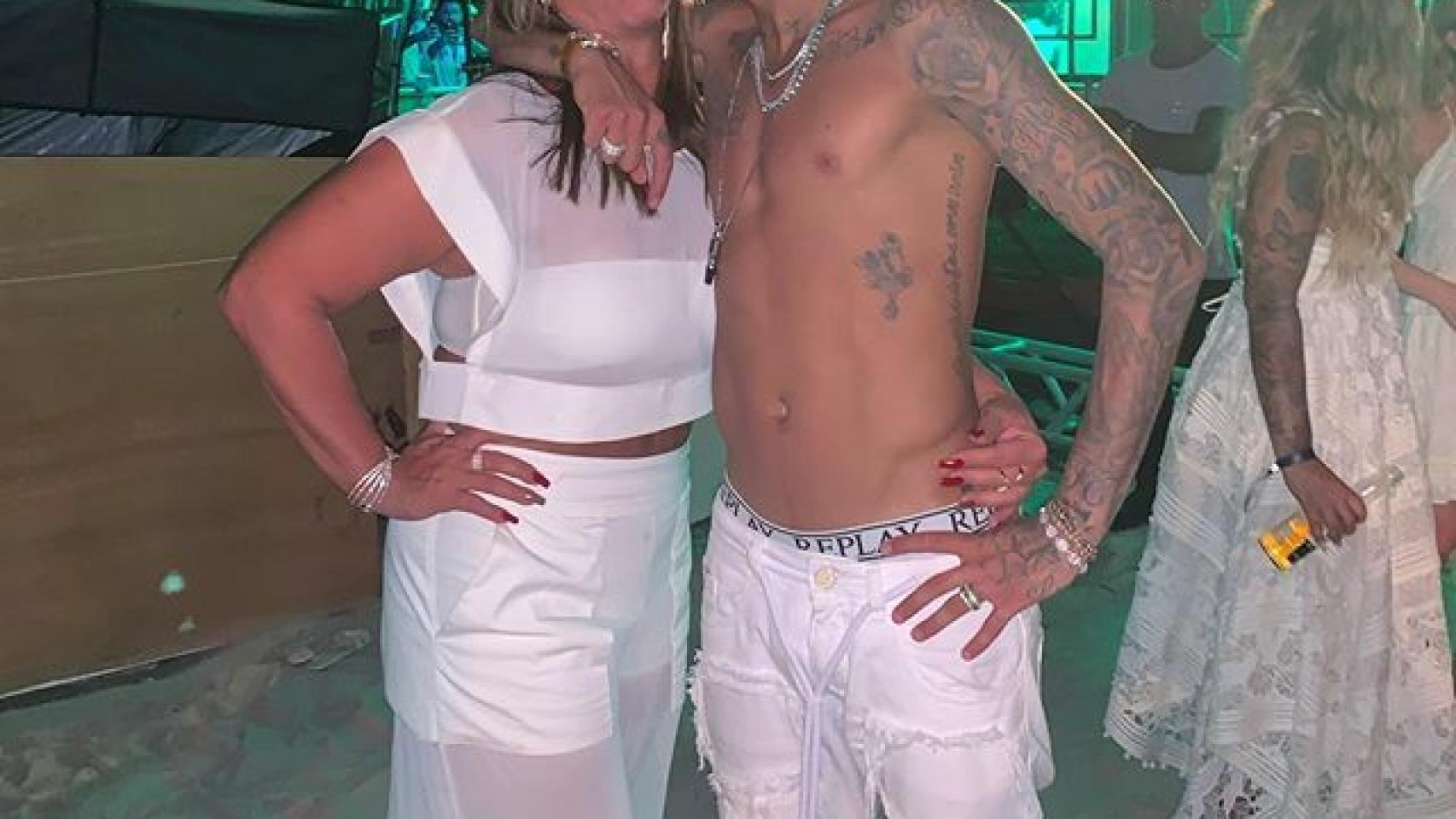 Nadine, madre de Neymar y su hijo, en la playa. Foto: Instagram (@neymarjr)