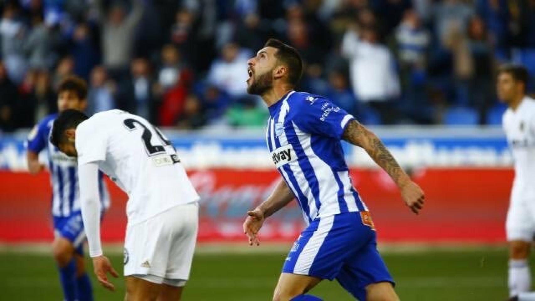 Borja Bastón celebra su gol. Foto: Twitter (@elchiringuitotv)