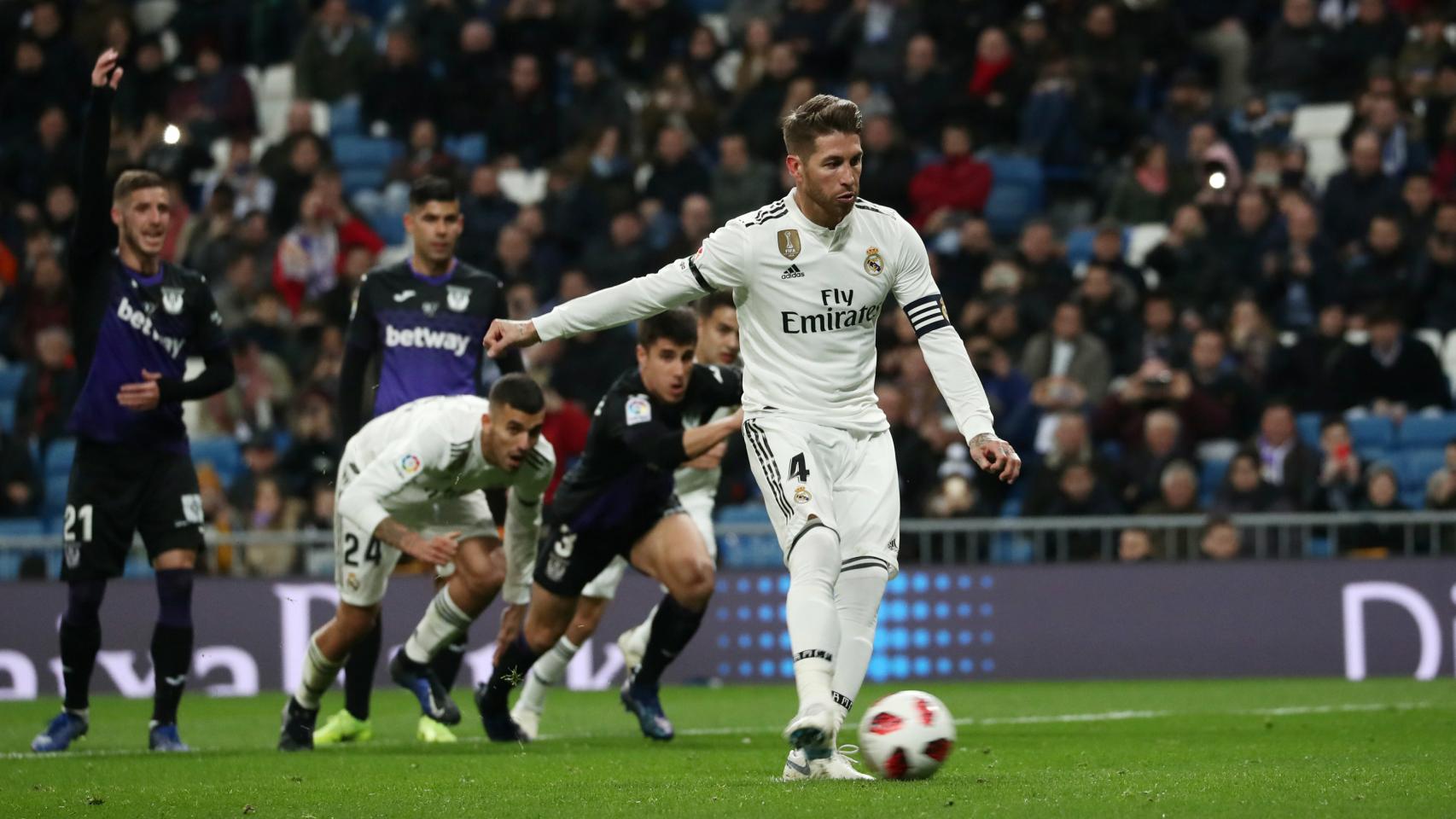 Sergio Ramos celebra su gol de penalti al Leganés