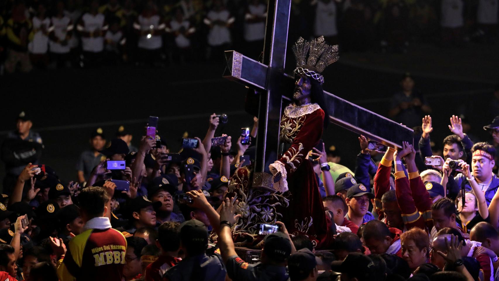 Al menos 80 heridos leves en la procesión del Nazareno Negro en Filipinas