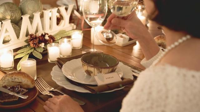 Una cena de Navidad en una imagen de archivo.