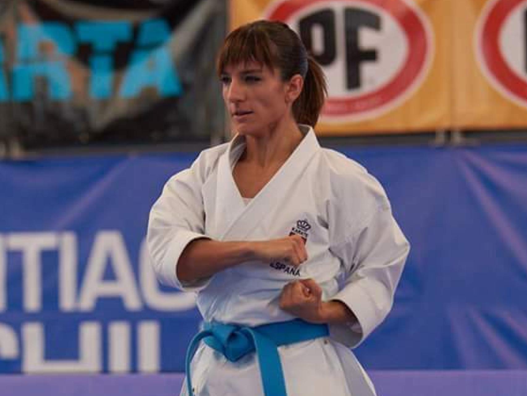 Sandra Sánchez durante la realización de un kata. Foto: Twitter (@deportegob)