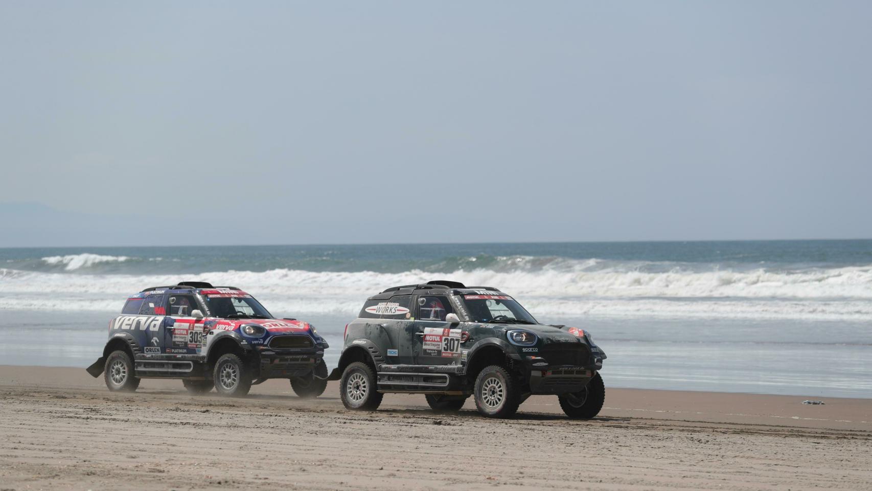 El precioso gesto de 'Nani' Roma en el Dakar para salvar a su máximo rival: Me debe una