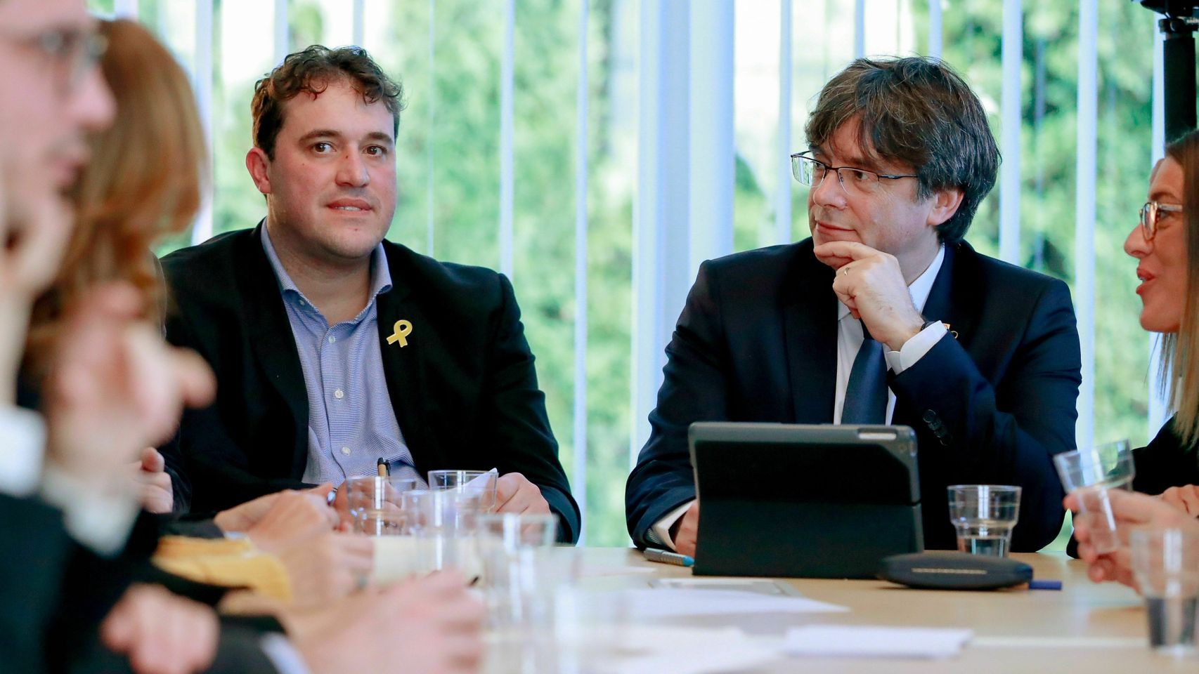 Puigdemont, con el presidente del PDeCAT, David Bonvehí en Waterloo