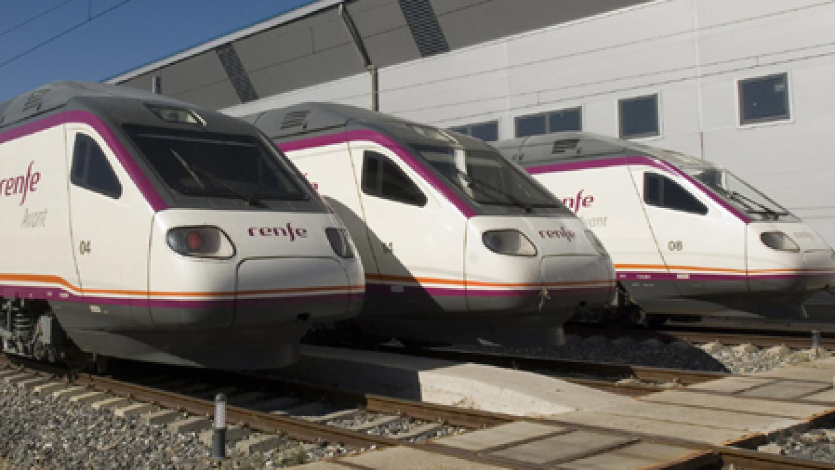 Imagen de una flota de trenes Renfe.