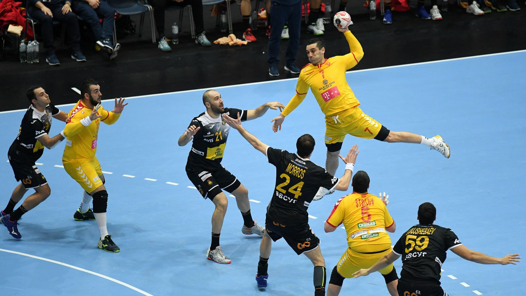 España vence a Macedonia y se jugará el liderato ante Croacia