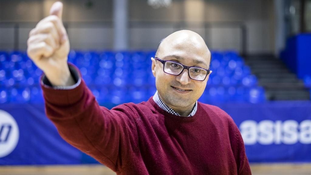 Jesús Vidal en la cancha de Estudiantes.