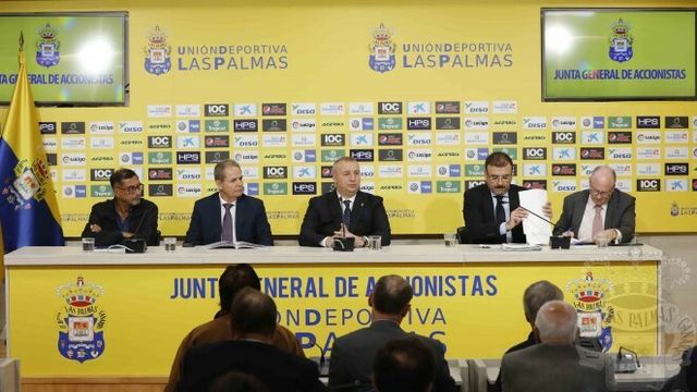 La junta de la UD Las Palmas ante la prensa. Foto: udlaspalmas.es