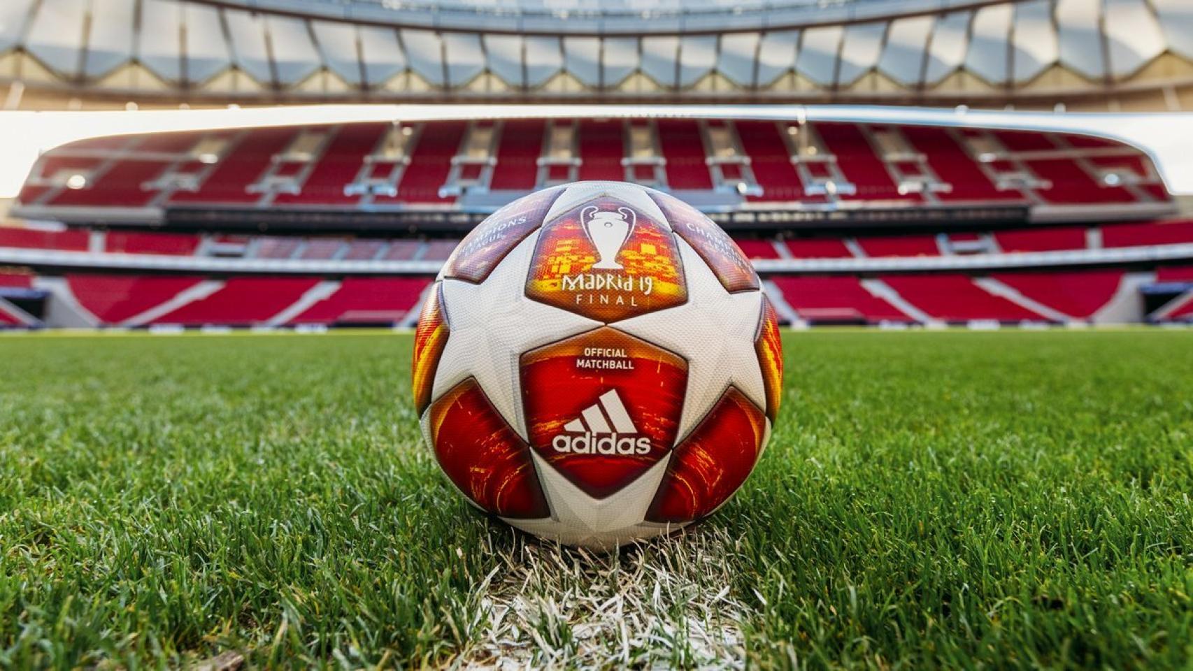 Balón Champions. Twitter: (@ChampionsLeague)