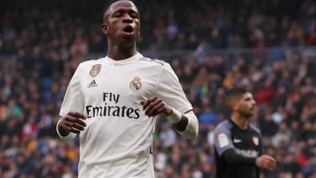 Vinicius se lamenta por una ocasión fallada frente al Sevilla