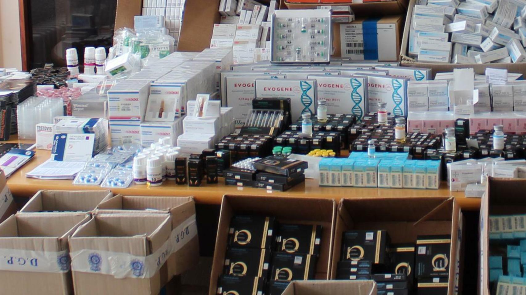 La Policía detiene a 14 personas de una red de tráfico de anabolizantes para gimnasios y cocaína