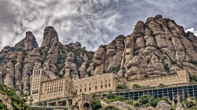 Macizo rocoso donde se encuentra la Abadía de Montserrat.