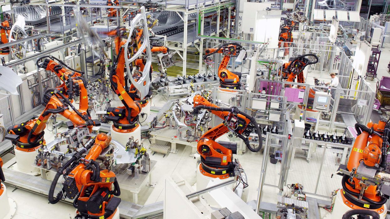 Robots industriales de la marca Kuka.